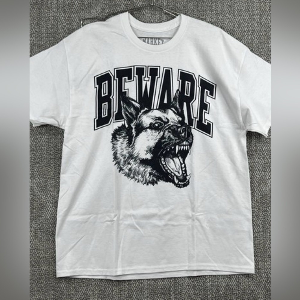 ✨ Market Beware Graphic T-Shirt White Size L ✨